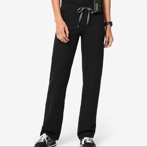 Figs Livingston scrub pants in black